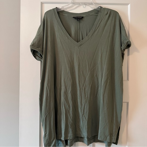 Banana Republic Tops - Banana Republic Sage Green V-Neck Short Sleeve Tee Size XXL